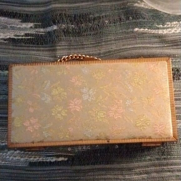 Barbara Bates - Picture 3 of 6